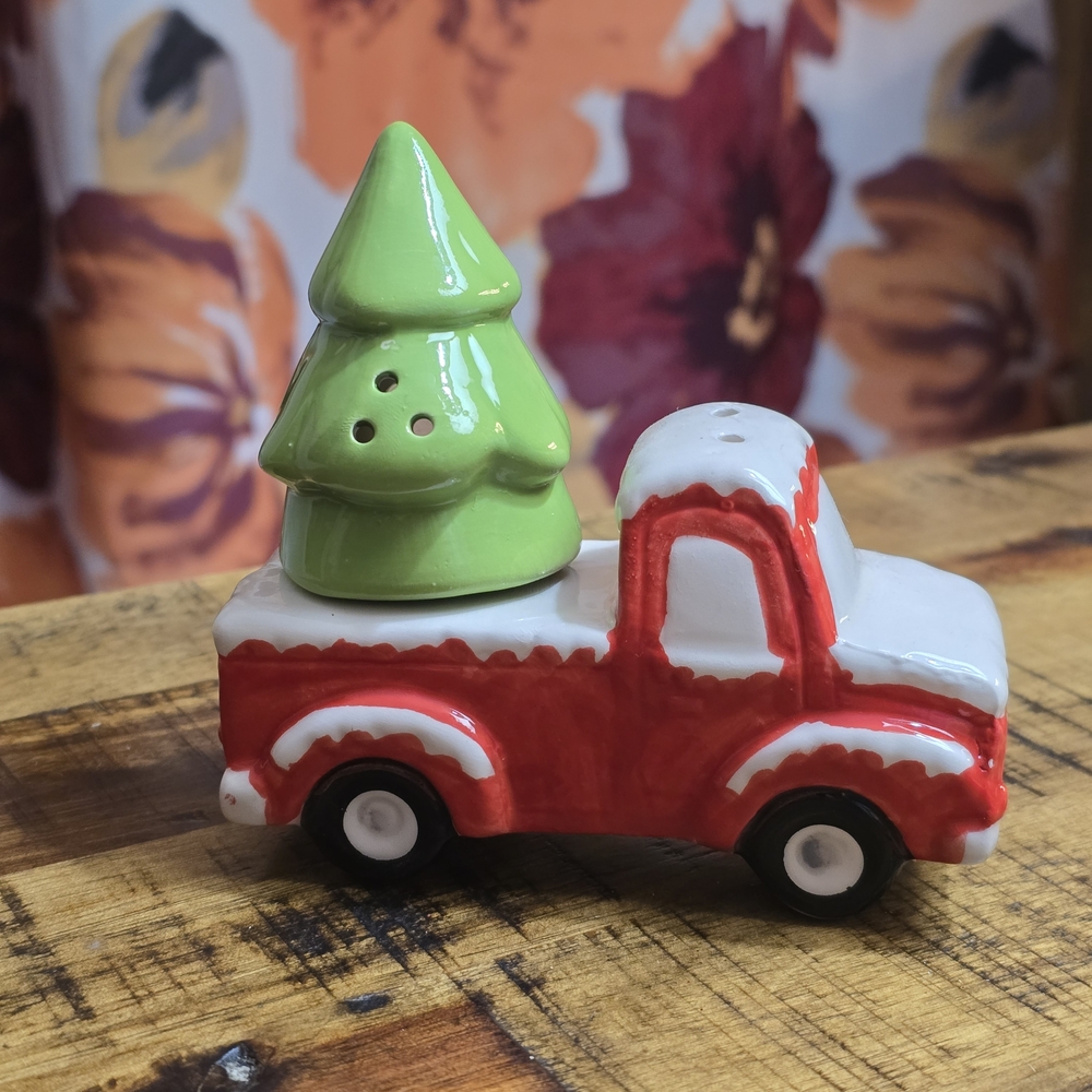 Christmas/Holiday Tree Salt & Pepper Shakers., Vintage, Collectables, Display